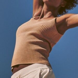 Banana Republic Latte Beige Ribbed UV Resistant Sweater Tank Size M *Worn 1x